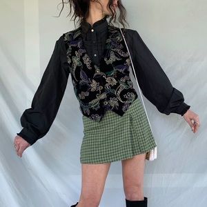 NWT Vintage black button down blouse. Fits M-L. Excellent condition